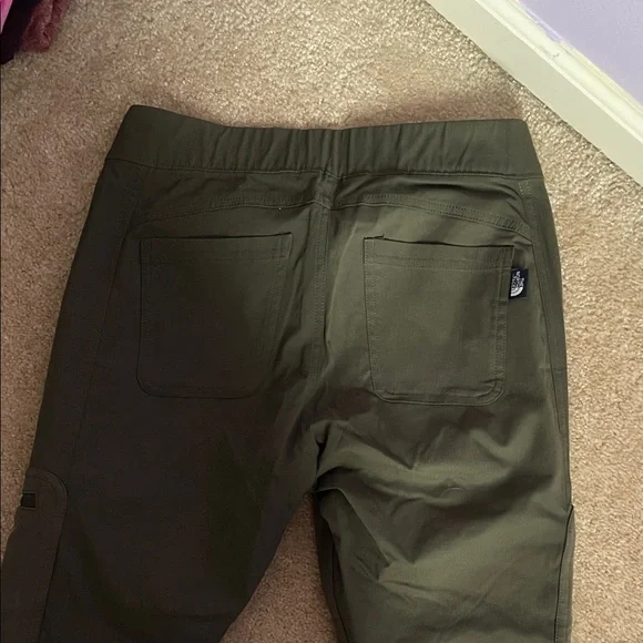 The North Face Dark Green Women's Active Leggings - Picture 4 of 4